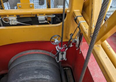 Auf dem Cannstatter Wasen wird die Sicherheit eines Turmkarussels mit einem ROPESYS Seilprüfgerät sicher gestellt.