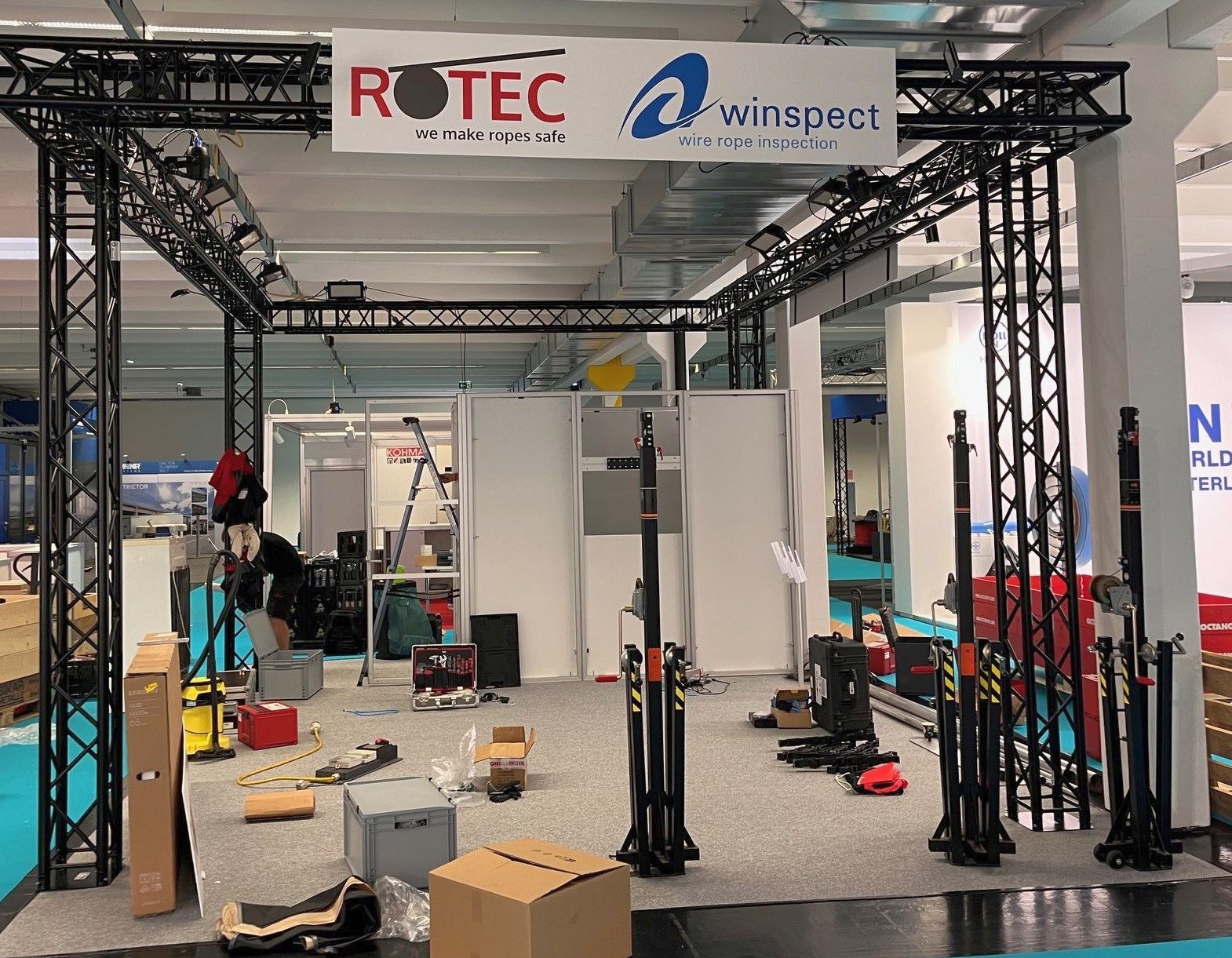 Messe Interalpin 2025 Messestand Aufbau Der ROTEC Messestand wird für die Interalpin 2025 aufgebaut.