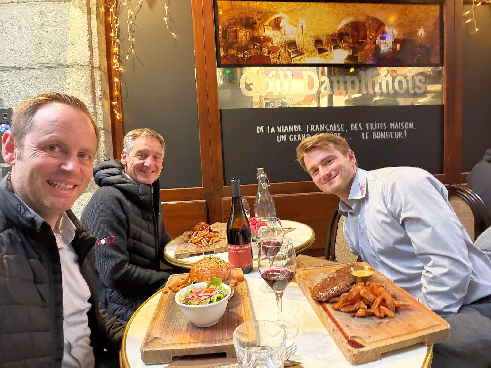 Das ROTEC Messe-Team in Grenoble – gemeinsamer Ausklang nach einem Messetag