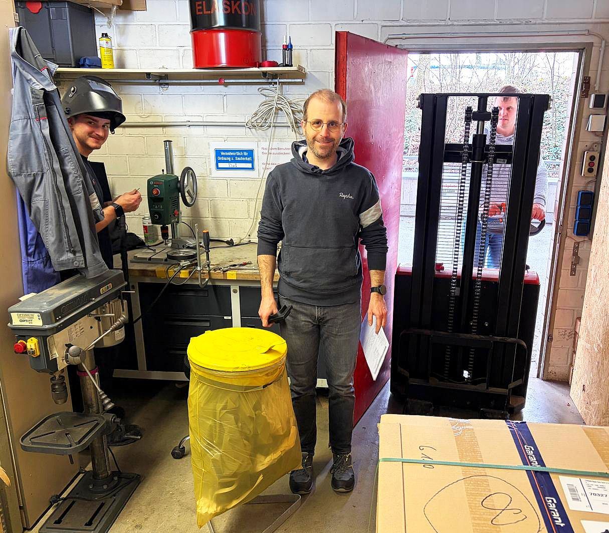 The ROTEC team during the test setup for the trade fair