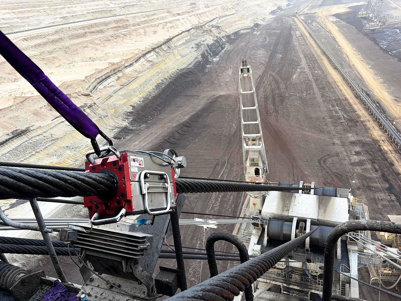 Rope inspection using ROPESYS R83 on the wire rope of Excavator 293
